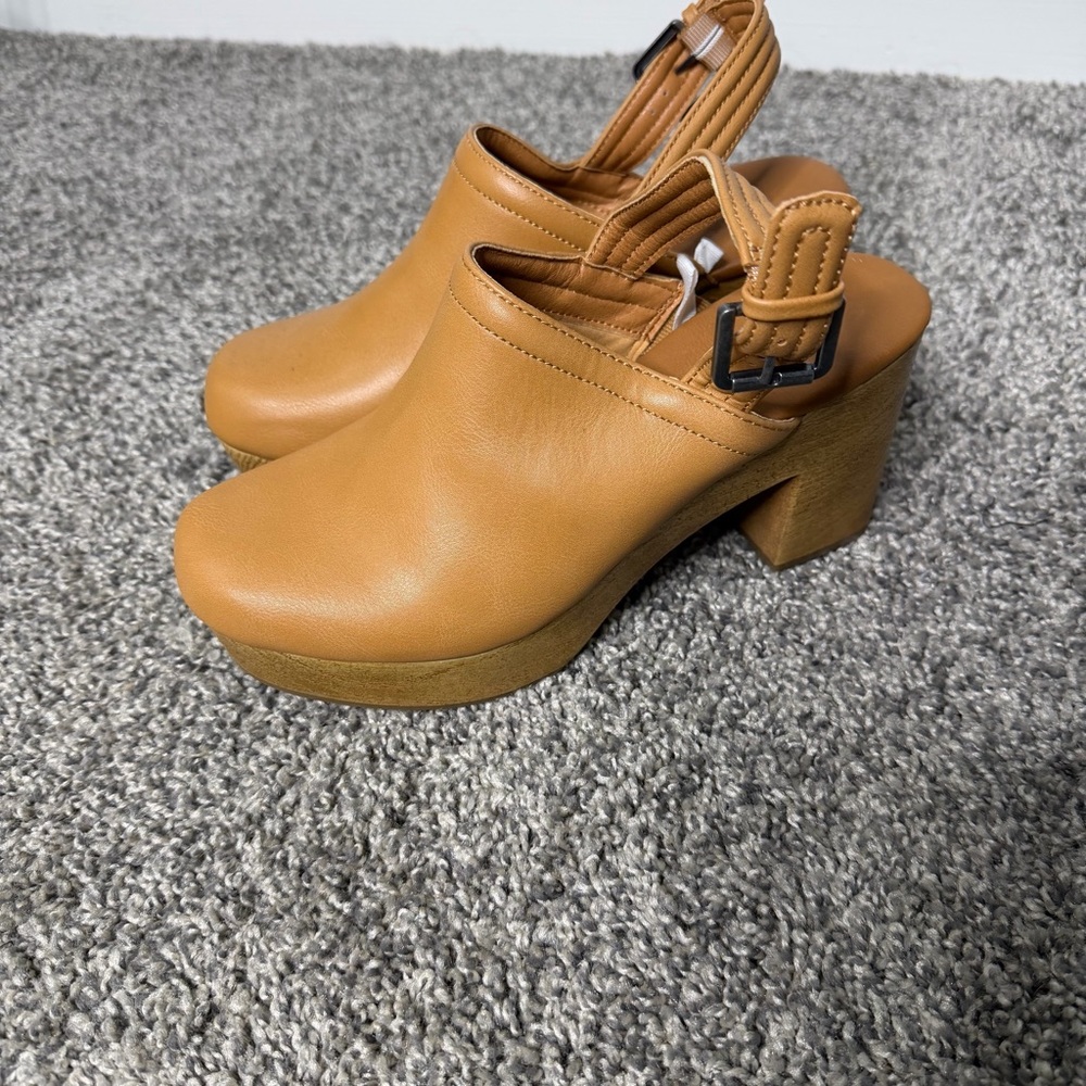 Universal Thread Women's Clogs